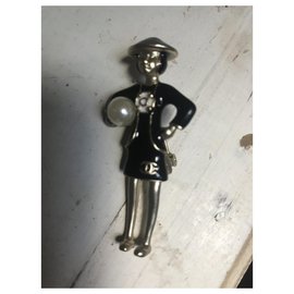 Chanel-Figurine brooch-Black