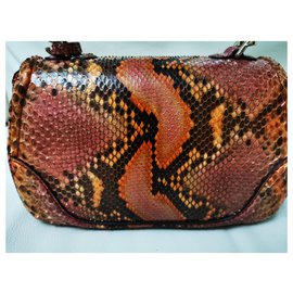 Gucci-Handtaschen-Koralle