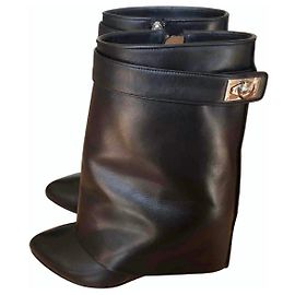 Givenchy Tiburón Negro