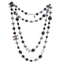 Chanel-Collier simple doublé de perles CC noir gris Chanel-Multicolore