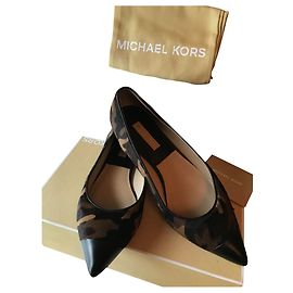 Sublime sapatilhas camufladas da linha de luxo Michael Kors Marrom Preto Bege
