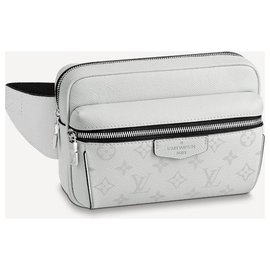 Louis Vuitton-Riñonera LV Taigarama blanca-Blanco