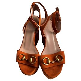 Gucci Cuñas de plataforma de ante naranja Naranja