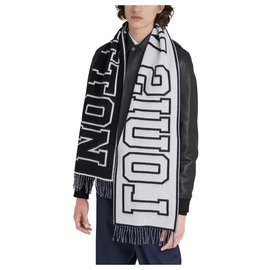 louis vuitton men's scarves