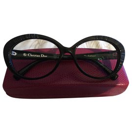 Christian Dior-Des lunettes de soleil-Noir