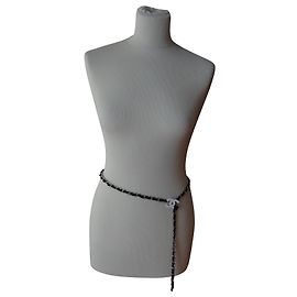 Cinto Chanel Camelia de corrente e couro preto e branco Preto