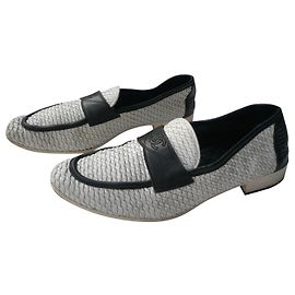 CHANEL Mocassini uomo intrecciati in pelle bianca e nera T44 IT Nero Bianco