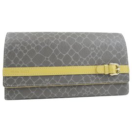 nina gucci wallet