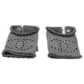 Chanel Luvas Cinza