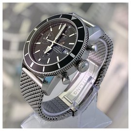 Breitling-Breitling - Superocean Héritage Chronograph-Silvery