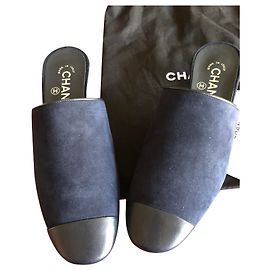 Chanel CC Leder Pantoletten mit Absatz schwarz Schwarz