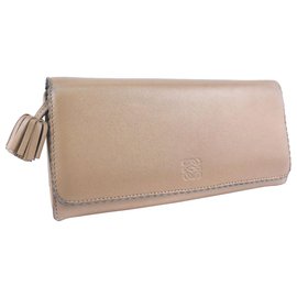 Loewe-Loewe-Castaño