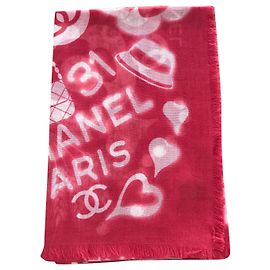 Chanel xale Outro