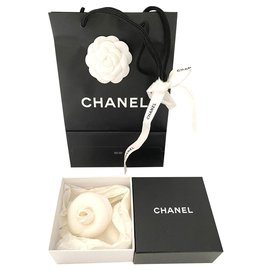 Chanel-CAMELLIA-White