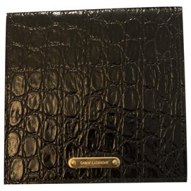 Yves Saint Laurent Bourses, portefeuilles, cas Marron