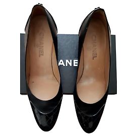 Chanel pumps in very good condition Black
