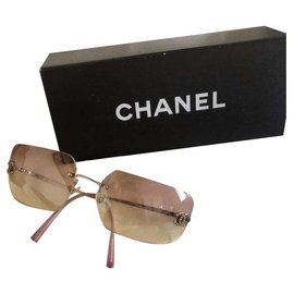 Chanel-Des lunettes de soleil-Rose