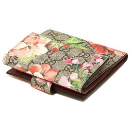 Gucci-GG Blooms Brieftasche mit französischer Klappe-Pink