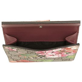 Gucci-GG Blooms Brieftasche mit französischer Klappe-Pink