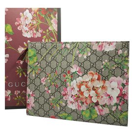 Gucci-Grande trousse à cosmétiques Gucci GG Blooms-Rose