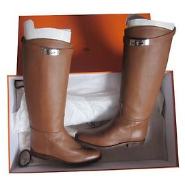 Hermès Saltando Castaño