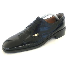 Guy Laroche-Lace ups-Preto