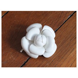 Chanel-Broche Chanel Camelia Blanca-Blanco