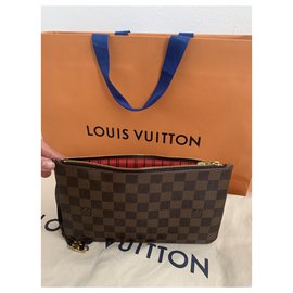Louis Vuitton-Pochette-Marrom