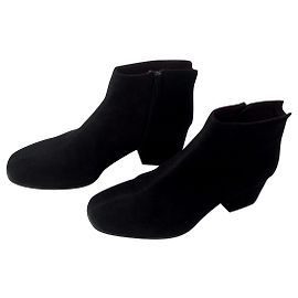 100% Leather. Chelsea ankle boots. Vagabond shoemaker premium quality. Black