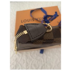 Louis Vuitton-Bolsos de embrague-Castaño