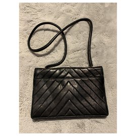 Chanel-Tasche mit Schultergurt-Schwarz