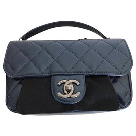 Chanel-Nova pequena bolsa acolchoada-Azul