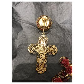 Dolce & Gabbana-Aretes-Gold hardware