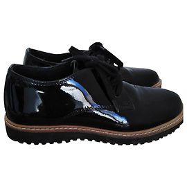 Scarpe Minelli in vernice nera con lacci Nero