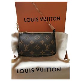 Louis Vuitton Mini Pochette accessoires Monogram Bijouterie dorée