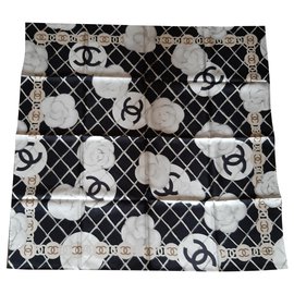 Chanel Cachecol de seda Preto Multicor