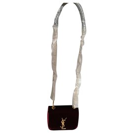 Yves Saint Laurent-Bolso bandolera Yves Saint Laurent en terciopelo rojo-Roja