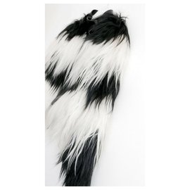 Valentino-Mongolischer Ziegenfell- und Ledermantel mit schwarzen / weißen Streifen-Schwarz