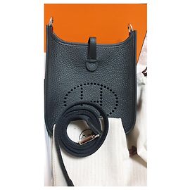 Bolsa Hermès Evelyne TPM 16 em couro Taurillon Clemence preto Preto