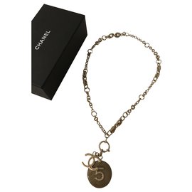 Chanel-Collar de Chanel-Arena