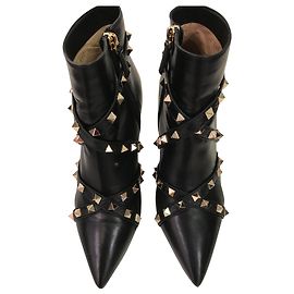 Valentino rockstud ankle boots Black