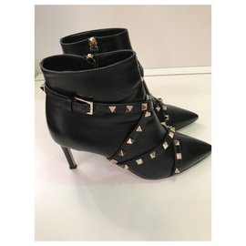 Valentino-Valentino rockstud ankle boots-Black