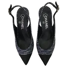 Décolleté Chanel Blu Tweed e Punta in Raso Blu