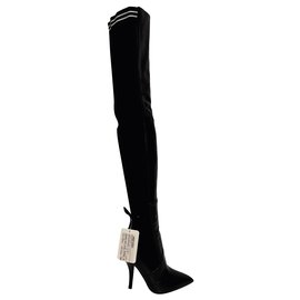 Fendi-thigh-Black