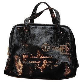 Yves Saint Laurent Y Mail Handtasche Schwarz Lackleder Schwarz