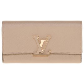 Louis Vuitton-Louis Vuitton Capucines Brieftasche aus Kiesel-Taurillon-Beige