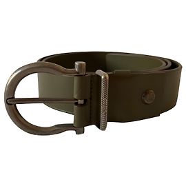 Salvatore Ferragamo Cintura verde kaki con borchie Cachi