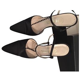 Chanel Pompe eleganti Nero