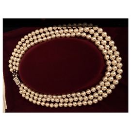 Autre Marque Perles blanches en  3 rangées bijoux préferé  Jacqueline Kennedy' Blanc