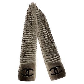 Chanel Pelzschal Grau